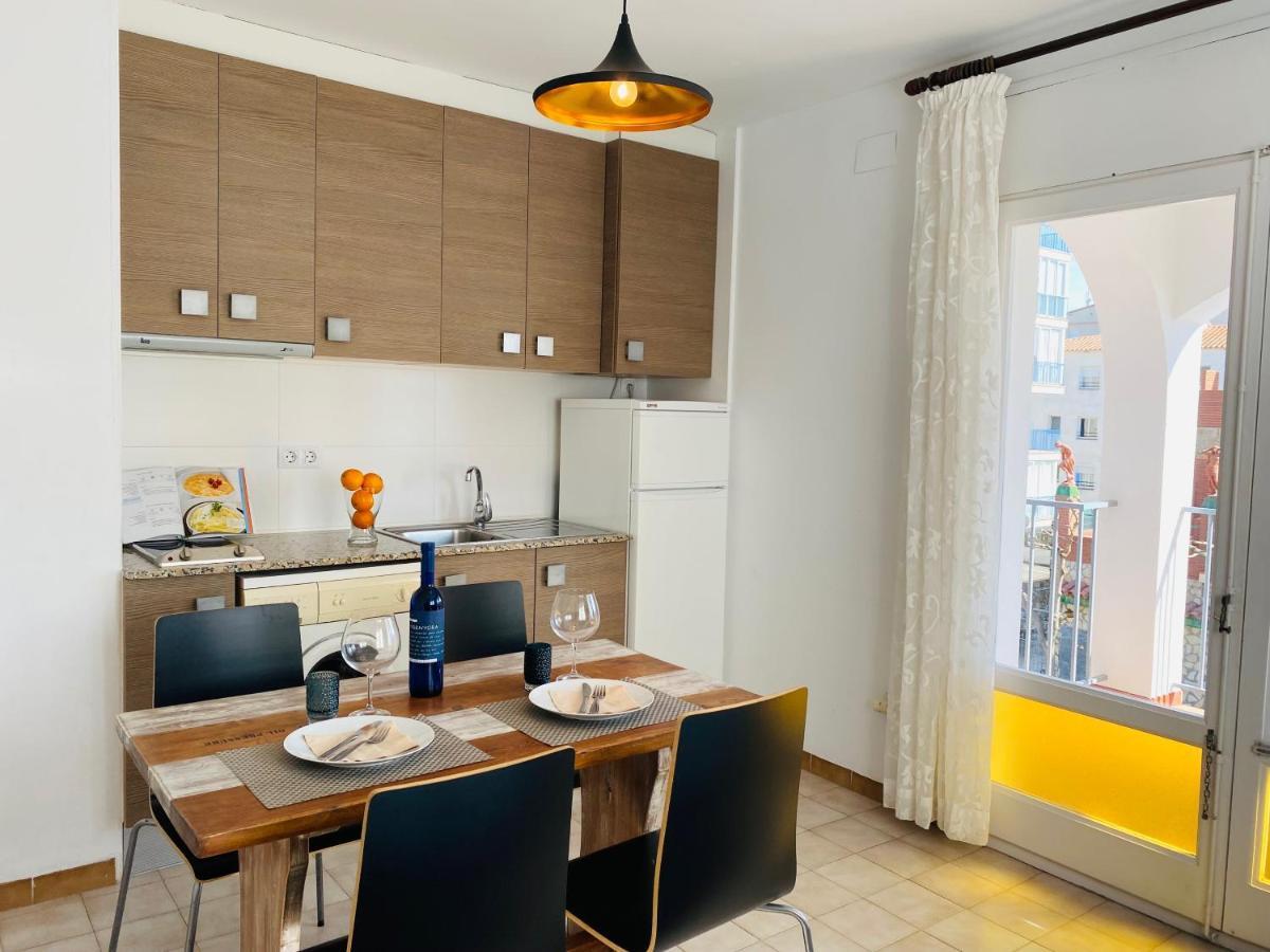 Apartamentos Aquarium. 罗萨斯 外观 照片